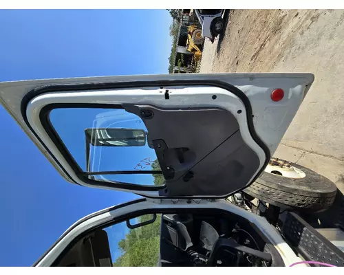 FREIGHTLINER M2 106 Mirror (Side View)