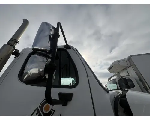 FREIGHTLINER M2 106 Mirror (Side View)