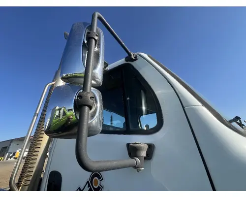 FREIGHTLINER M2 106 Mirror (Side View)