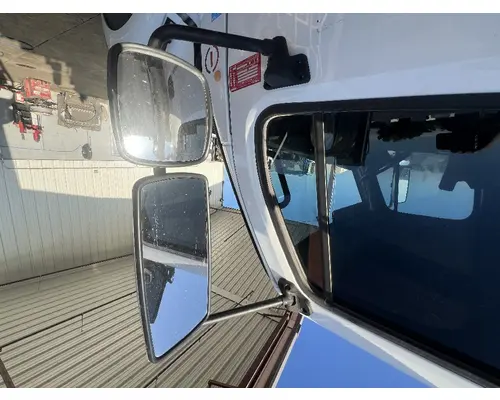 FREIGHTLINER M2 106 Mirror (Side View)