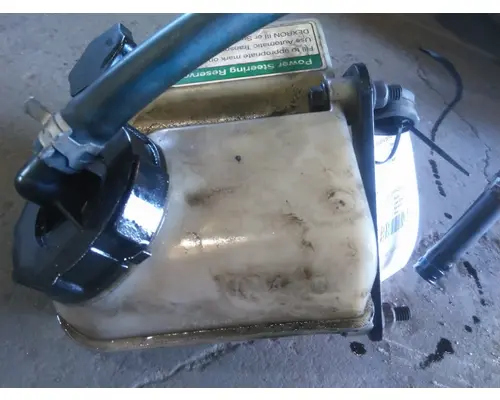 FREIGHTLINER M2 106 POWER STEERING RESERVOIR