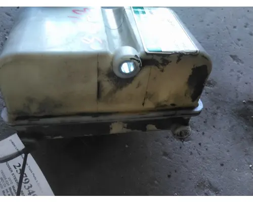 FREIGHTLINER M2 106 POWER STEERING RESERVOIR