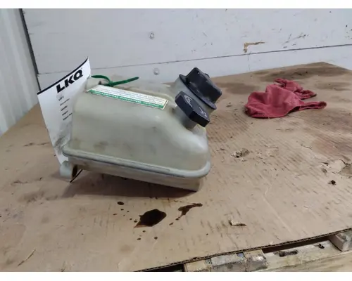 FREIGHTLINER M2 106 POWER STEERING RESERVOIR