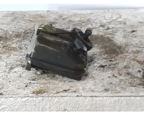 FREIGHTLINER M2 106 POWER STEERING RESERVOIR