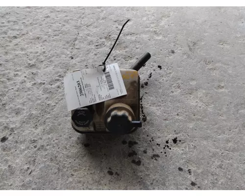FREIGHTLINER M2 106 POWER STEERING RESERVOIR