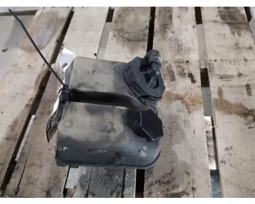 FREIGHTLINER M2 106 POWER STEERING RESERVOIR