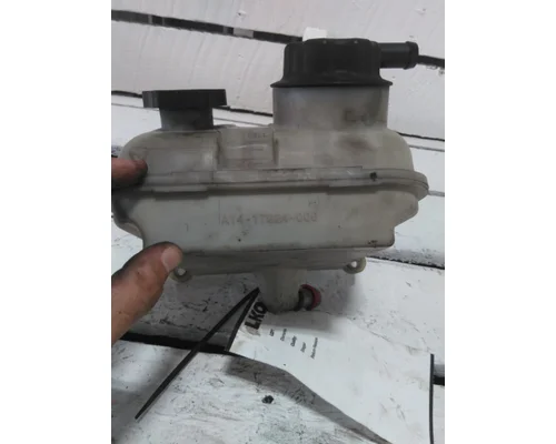 FREIGHTLINER M2 106 POWER STEERING RESERVOIR