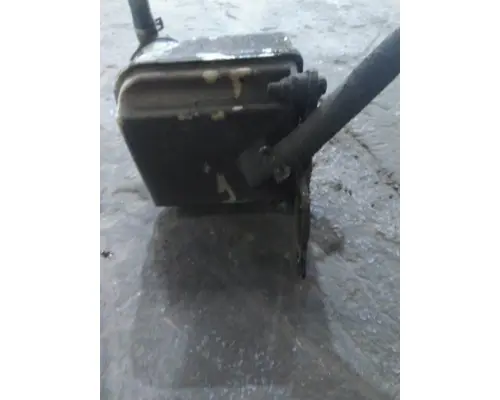 FREIGHTLINER M2 106 POWER STEERING RESERVOIR