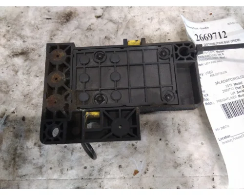 FREIGHTLINER M2 106 POWERNET DISTRIBUTION BOX (PNDB)