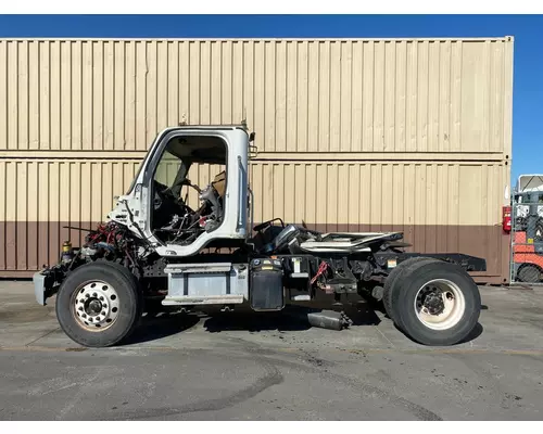 FREIGHTLINER M2 106 Parts Vehicles
