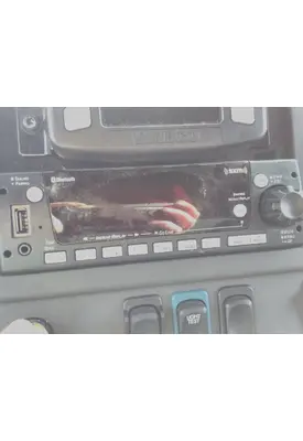 FREIGHTLINER M2 106 RADIO AM/FM/BLUETOOTH