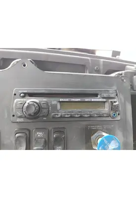 FREIGHTLINER M2 106 RADIO AM/FM/BLUETOOTH