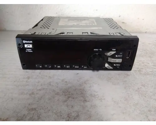 FREIGHTLINER M2 106 RADIO AMFMBLUETOOTH