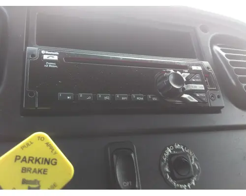 FREIGHTLINER M2 106 RADIO AMFMBLUETOOTH