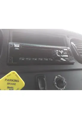 FREIGHTLINER M2 106 RADIO AM/FM/BLUETOOTH