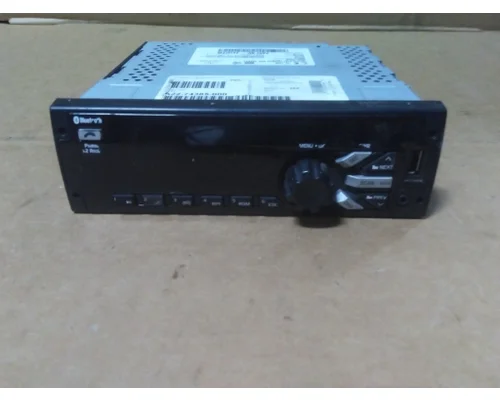 FREIGHTLINER M2 106 RADIO AM/FM/BLUETOOTH
