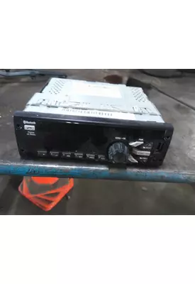 FREIGHTLINER M2 106 RADIO AM/FM/BLUETOOTH