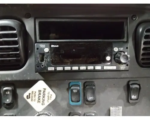 FREIGHTLINER M2 106 RADIO AMFMBLUETOOTH