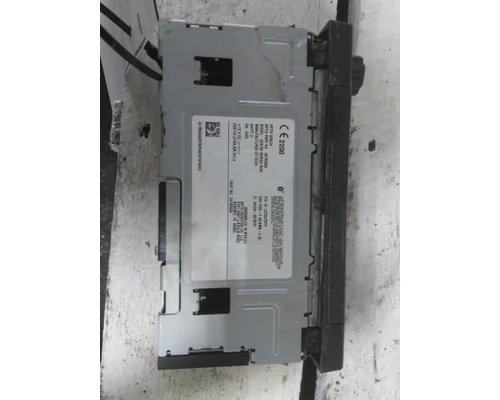 FREIGHTLINER M2 106 RADIO AMFMBLUETOOTH