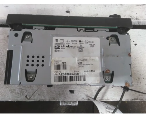 FREIGHTLINER M2 106 RADIO AMFMBLUETOOTH