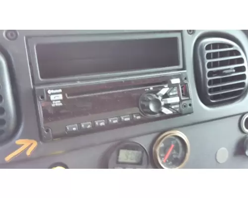 FREIGHTLINER M2 106 RADIO AMFMBLUETOOTH