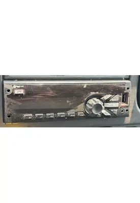FREIGHTLINER M2 106 RADIO AM/FM/BLUETOOTH