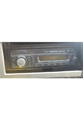 FREIGHTLINER M2 106 RADIO AM/FM