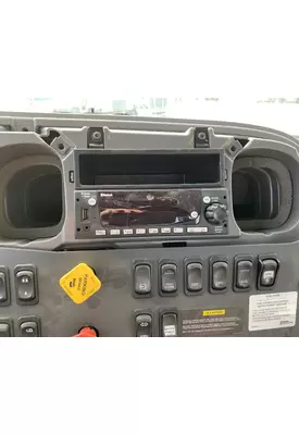 FREIGHTLINER M2 106 Radio