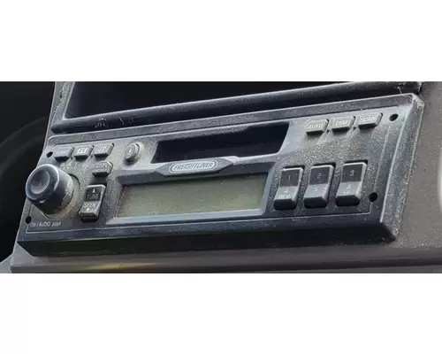 FREIGHTLINER M2 106 Radio