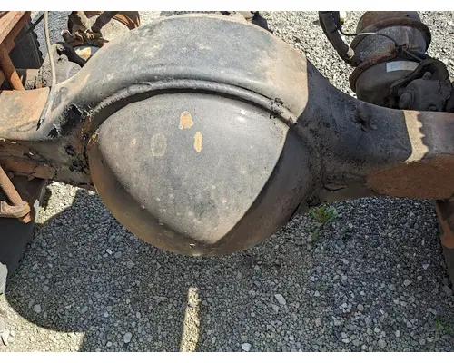 FREIGHTLINER M2 106 Rears (Rear)