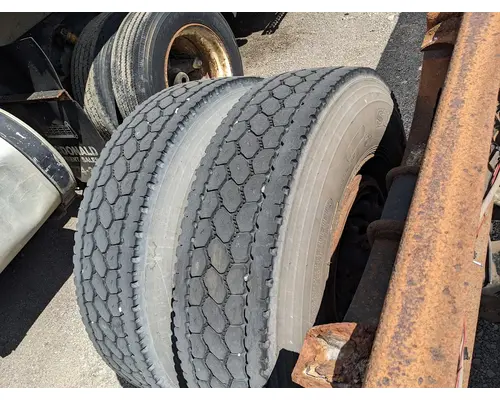 FREIGHTLINER M2 106 Rears (Rear)