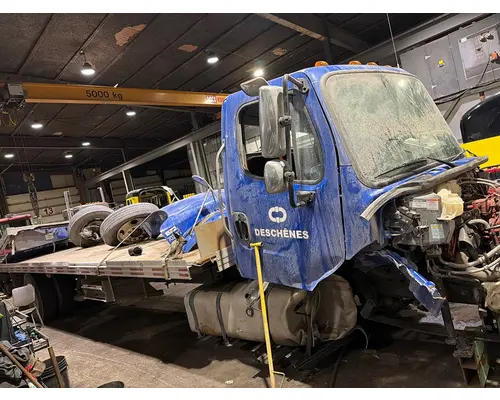 FREIGHTLINER M2 106 Rebuilders