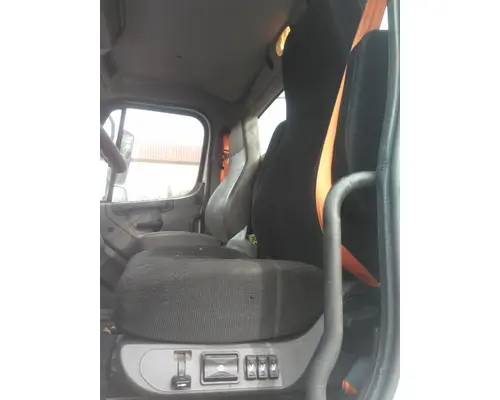FREIGHTLINER M2 106 SEAT, FRONT
