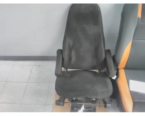 FREIGHTLINER M2 106 SEAT, FRONT