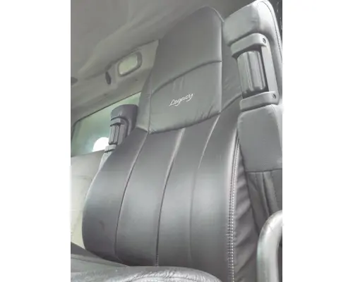 FREIGHTLINER M2 106 SEAT, FRONT