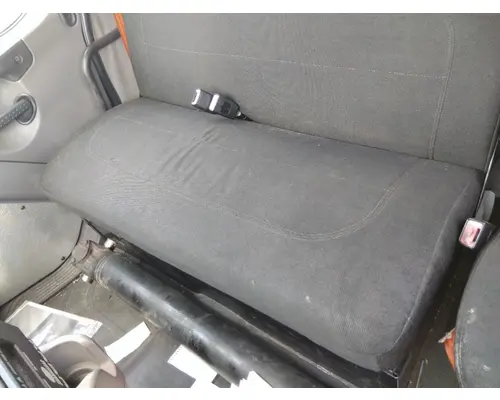FREIGHTLINER M2 106 SEAT, FRONT