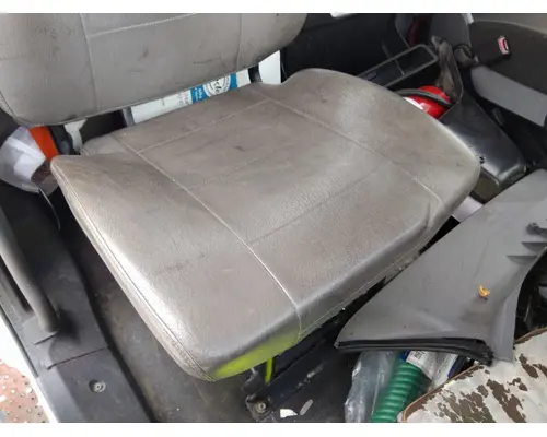 FREIGHTLINER M2 106 SEAT, FRONT