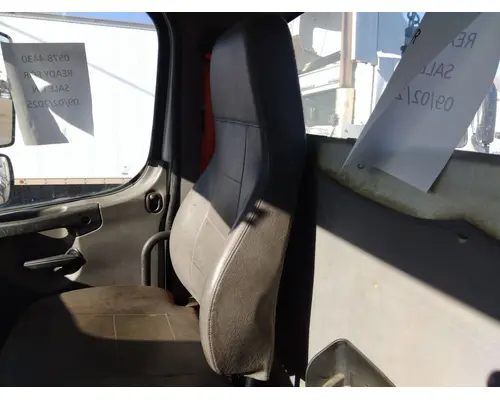 FREIGHTLINER M2 106 SEAT, FRONT