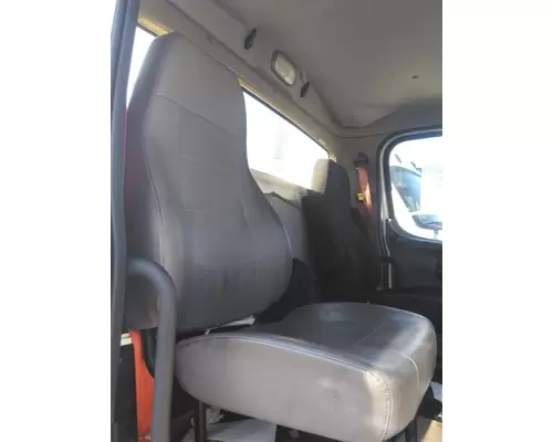FREIGHTLINER M2 106 SEAT, FRONT