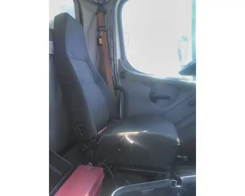 FREIGHTLINER M2 106 SEAT, FRONT