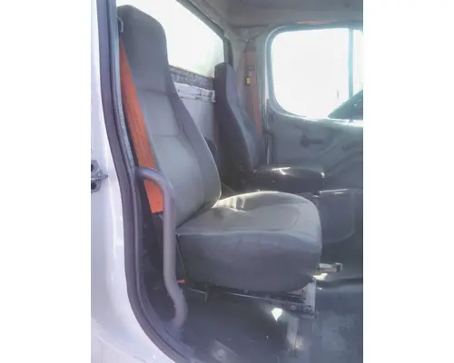FREIGHTLINER M2 106 SEAT, FRONT