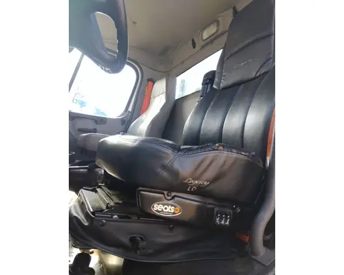 FREIGHTLINER M2 106 SEAT, FRONT