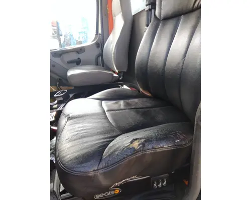 FREIGHTLINER M2 106 SEAT, FRONT