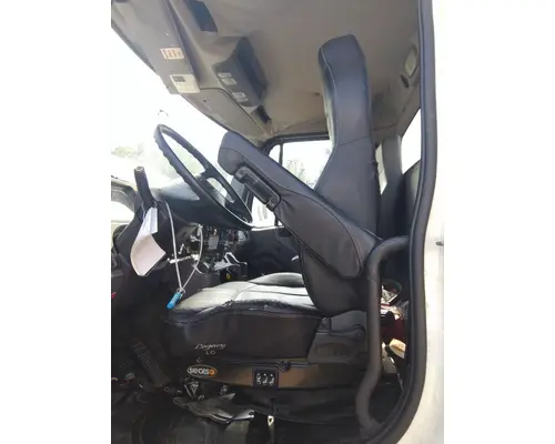 FREIGHTLINER M2 106 SEAT, FRONT