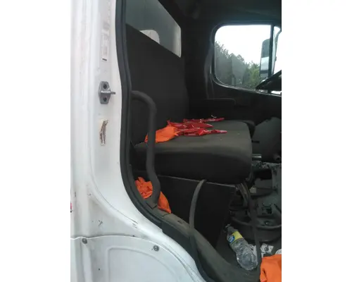 FREIGHTLINER M2 106 SEAT, FRONT