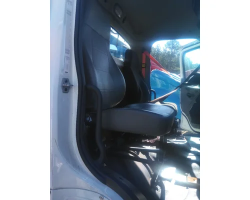 FREIGHTLINER M2 106 SEAT, FRONT