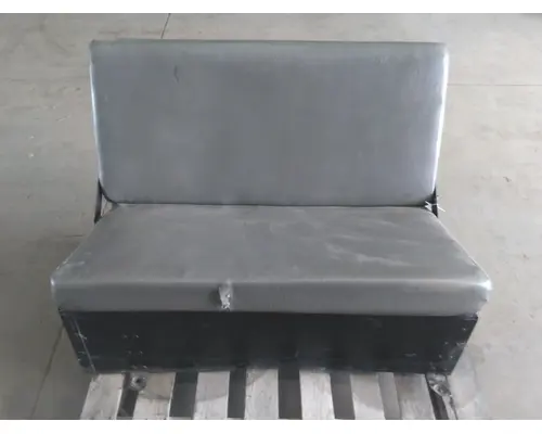 FREIGHTLINER M2 106 SEAT, FRONT