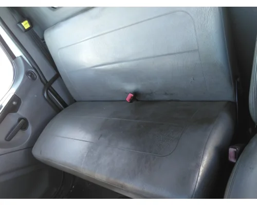 FREIGHTLINER M2 106 SEAT, FRONT