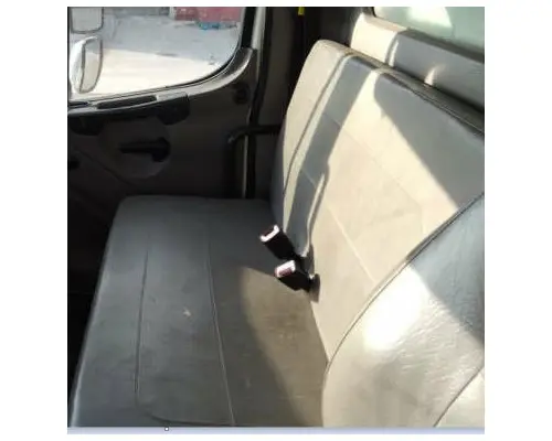 FREIGHTLINER M2 106 SEAT, FRONT
