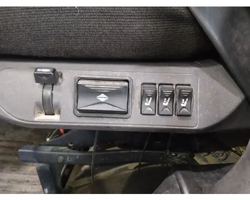 FREIGHTLINER M2 106 SEAT, FRONT